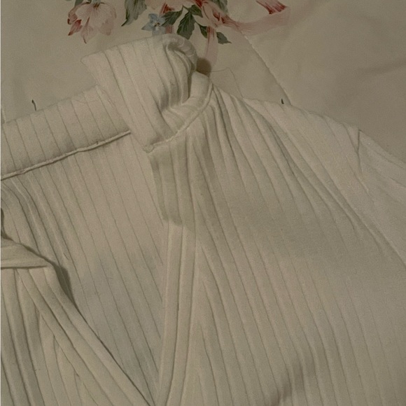 Rib-knit crop tee - Picture 3 of 5